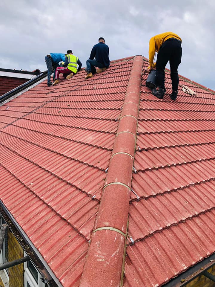 Roofing project - 556873122398318