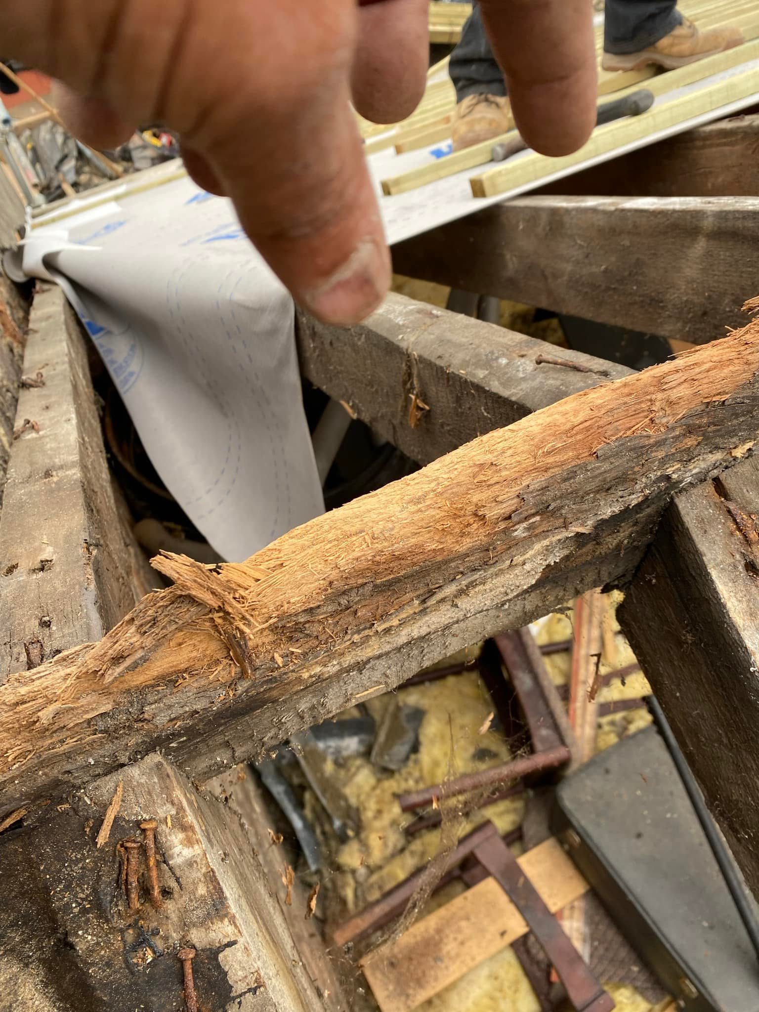 Roofing project - 690681109017518