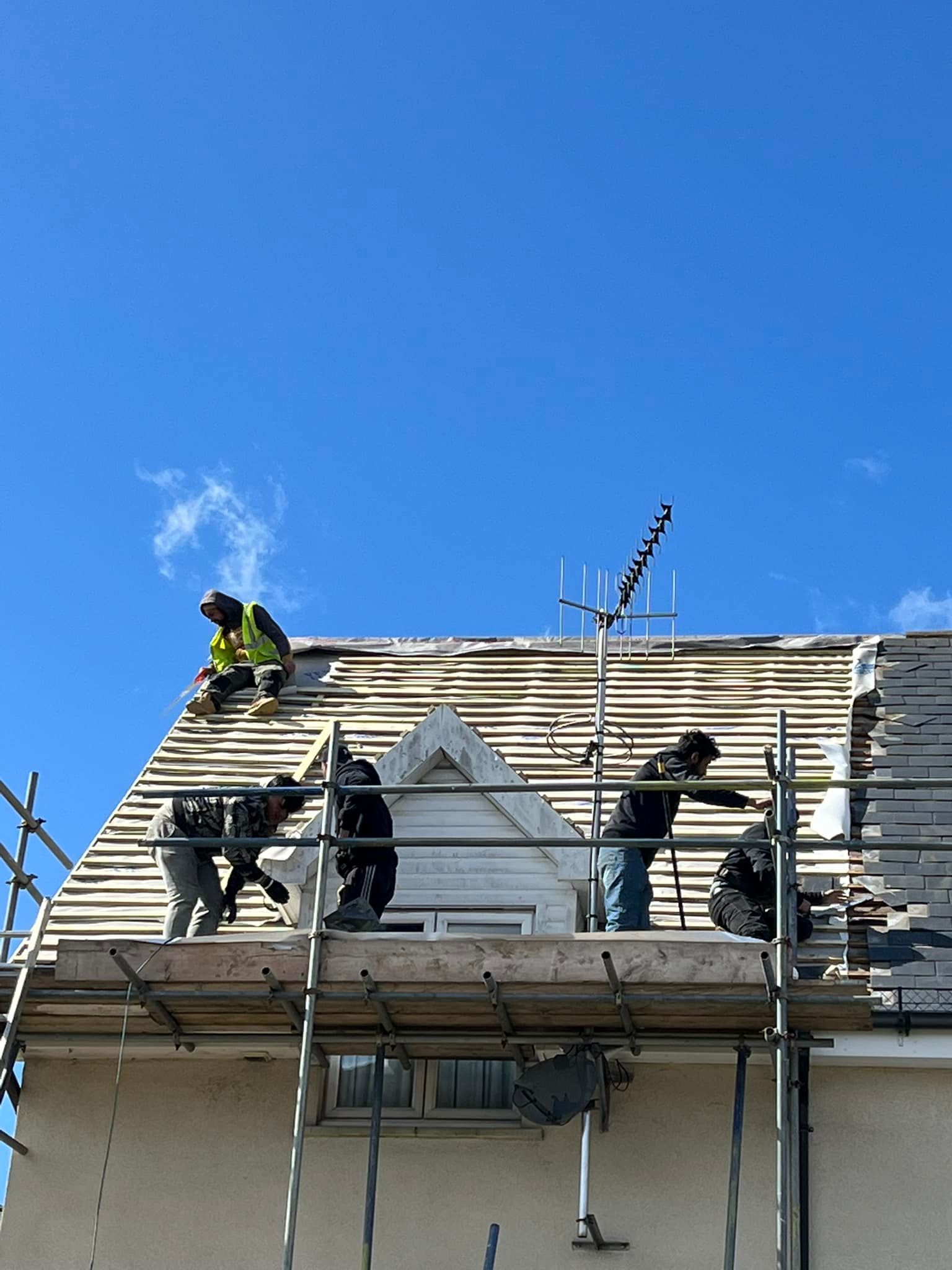 Roofing project - 699546054797690