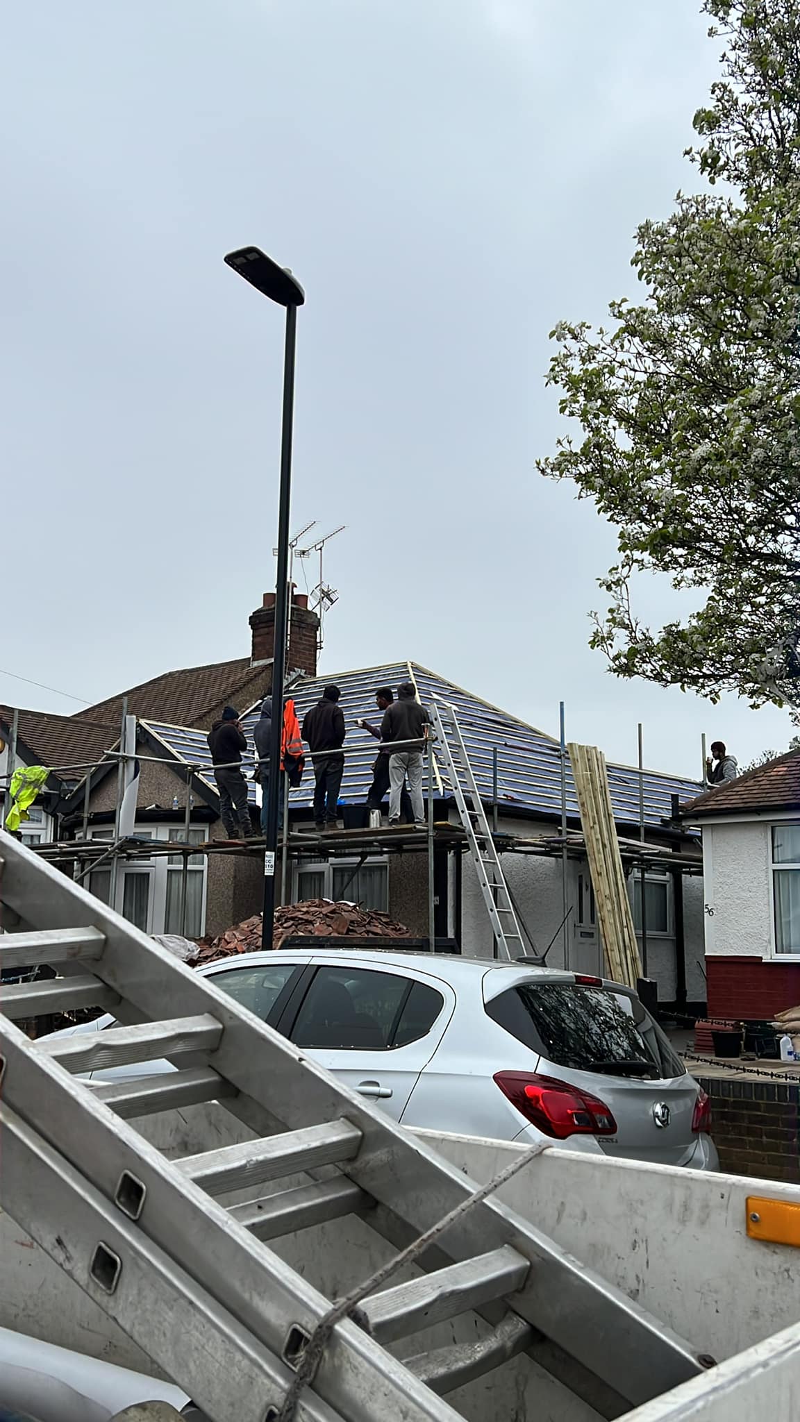 Roofing project - 699549844797311