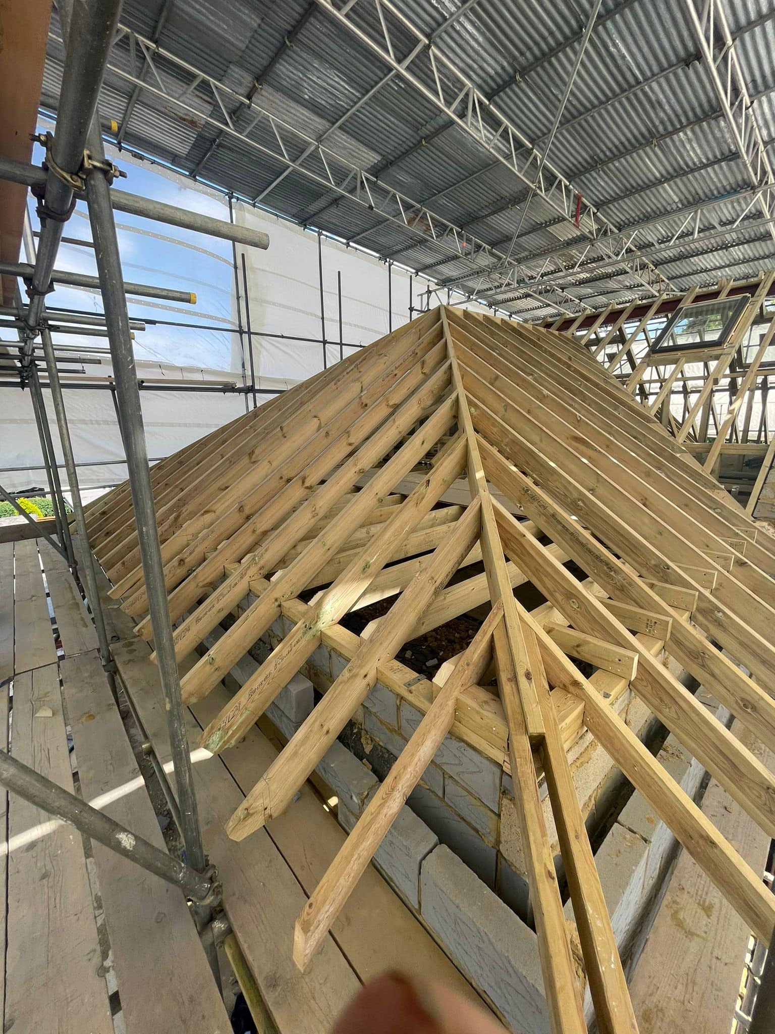 Roofing project - 777587533660208