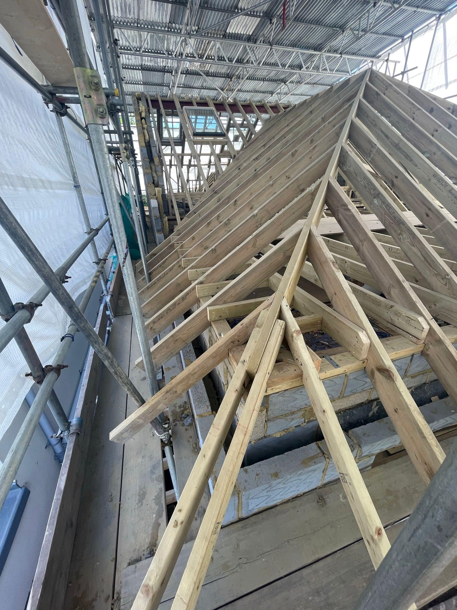 Roofing project - 777587683660193