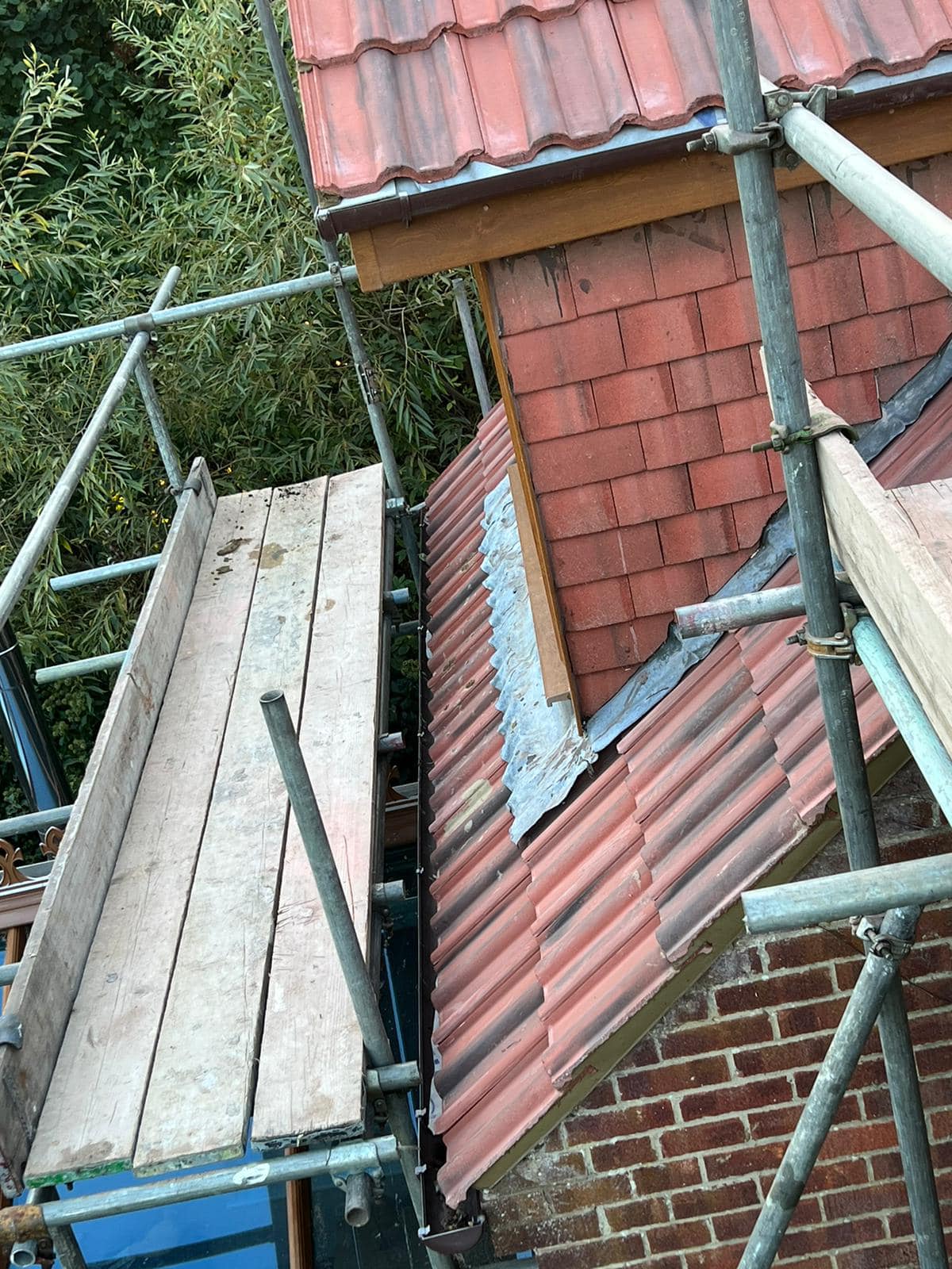 Roofing project - 820672669351694