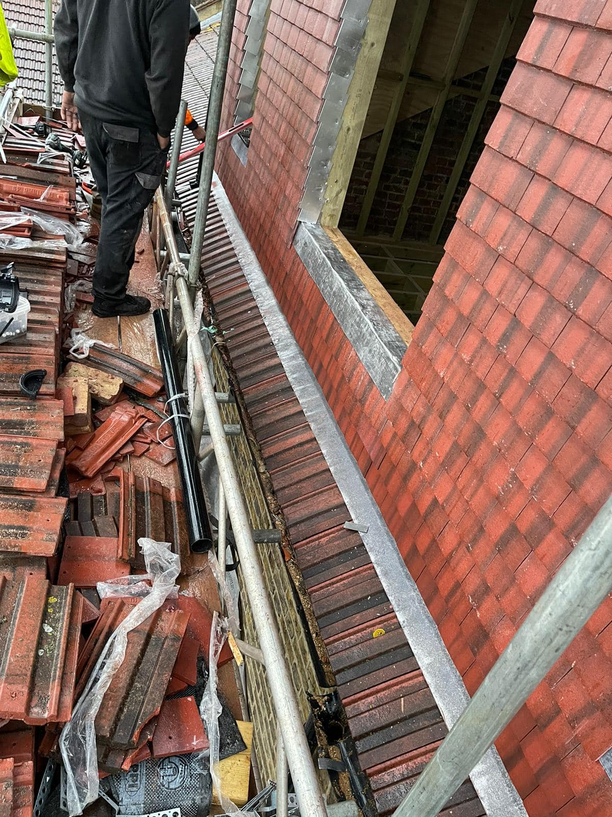 Roofing project - 931342808284679