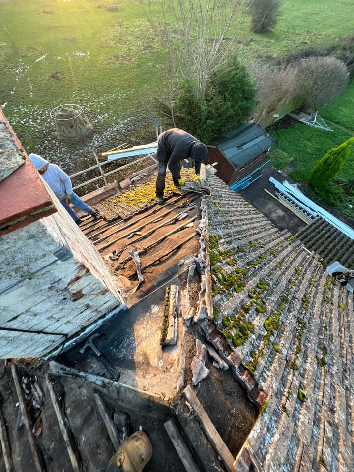 Roofing project - 931360798282880