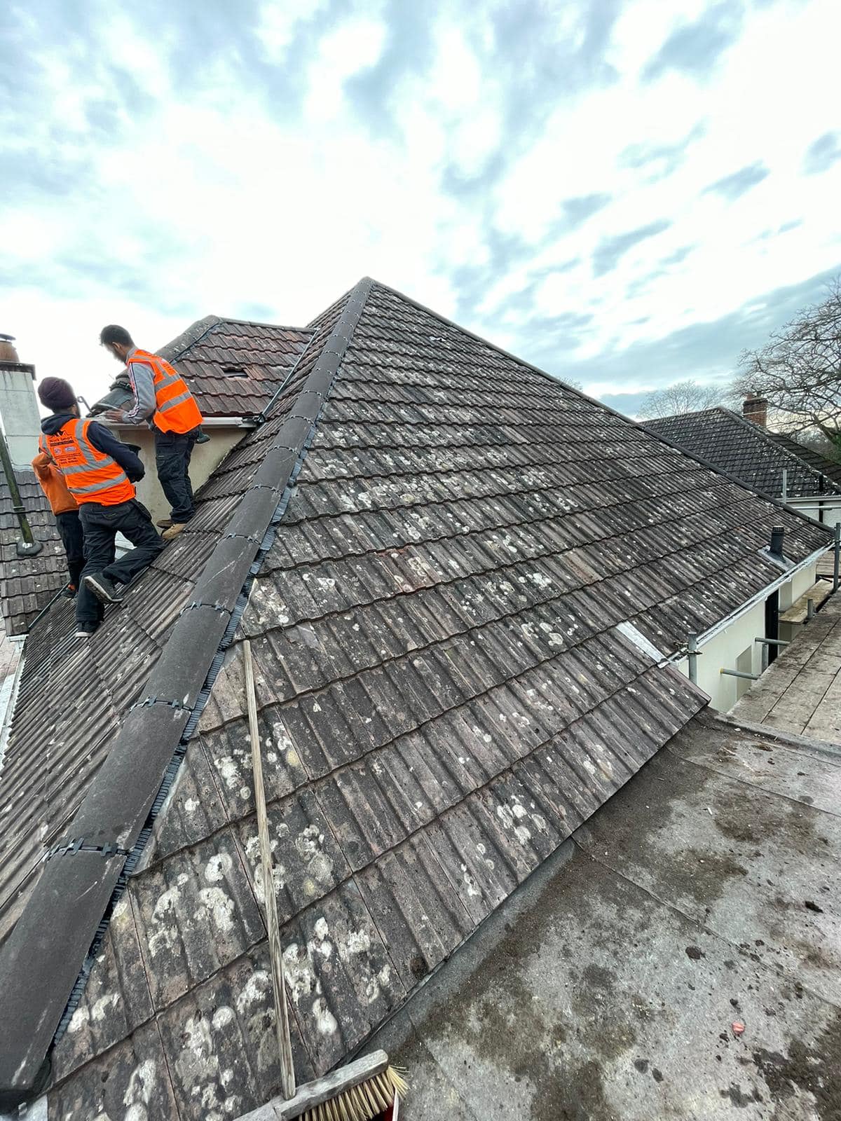 Roofing project - 935800357838924