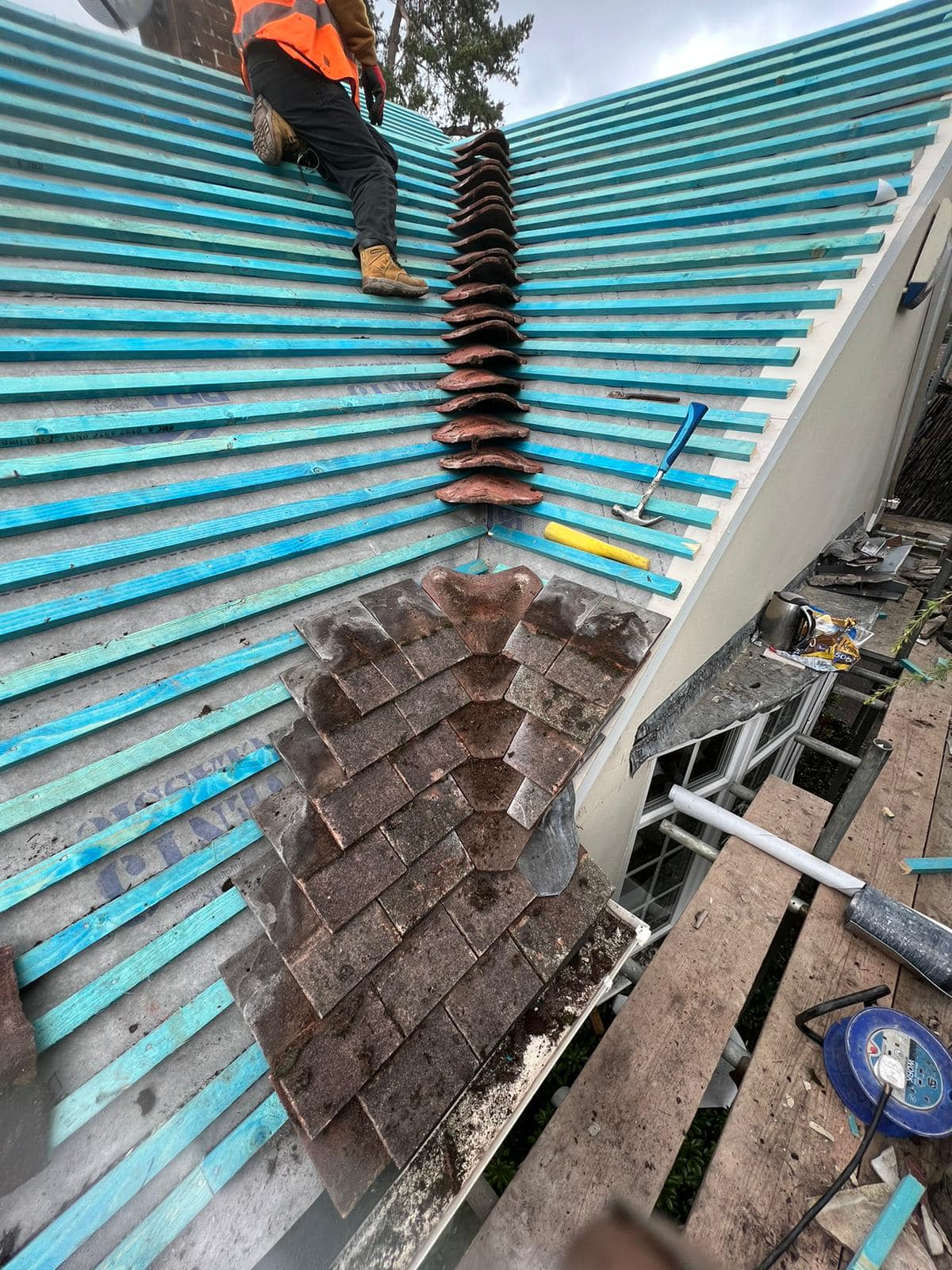 Roofing project - 935801334505493