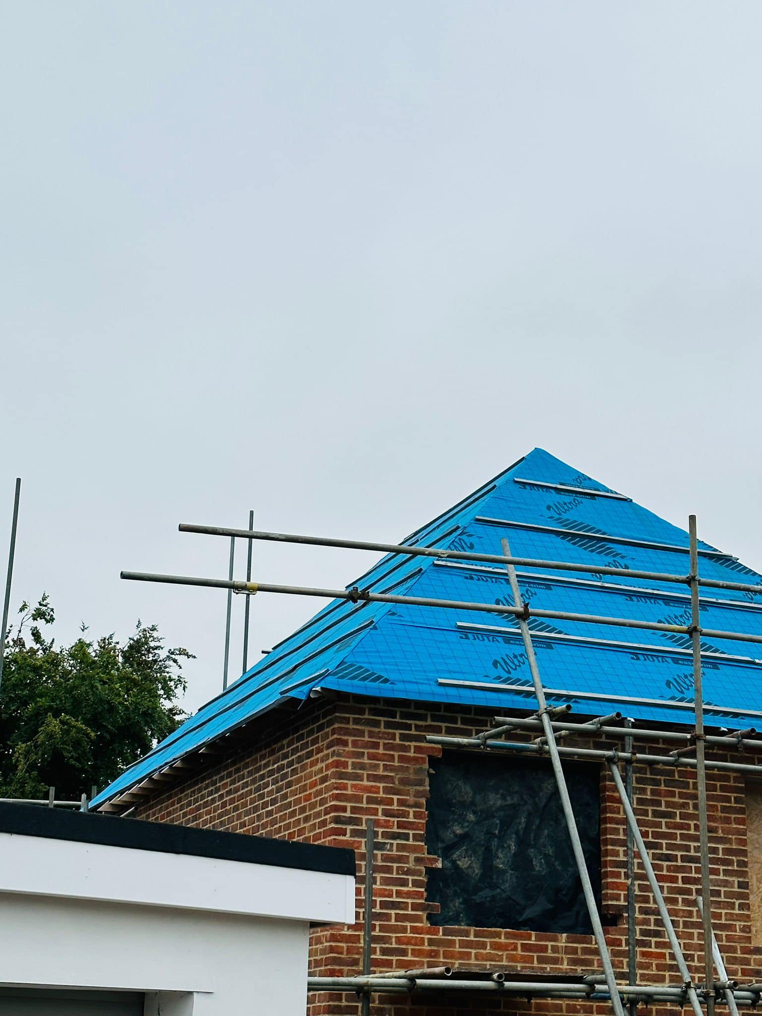 Roofing project - 982599299825696