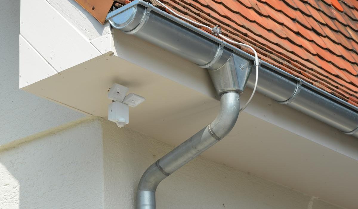 Gutter Seam Repair in London &#8211; Superior Services